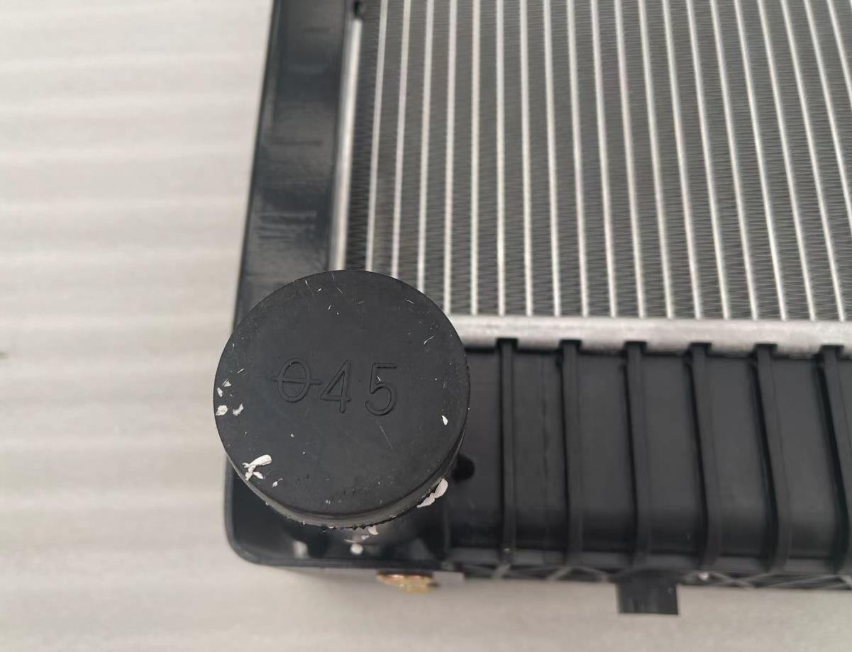 Shacman Delong F3000 Aolong Aluminium Radiator Samestelling DZ9112532888 B